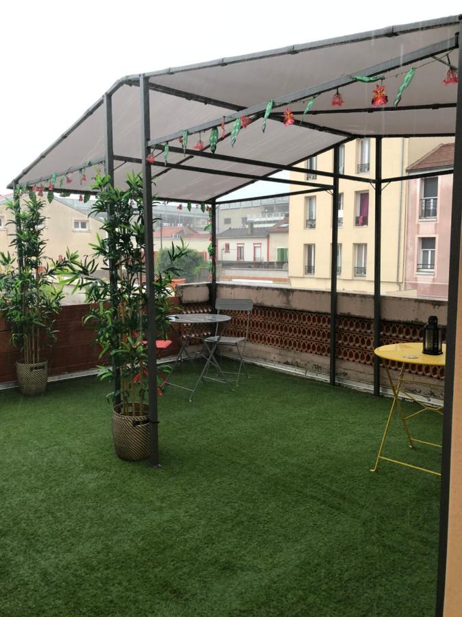 Paris-Eiffel, Bienvenue -Terrasse -Netflix Pantin Exterior foto