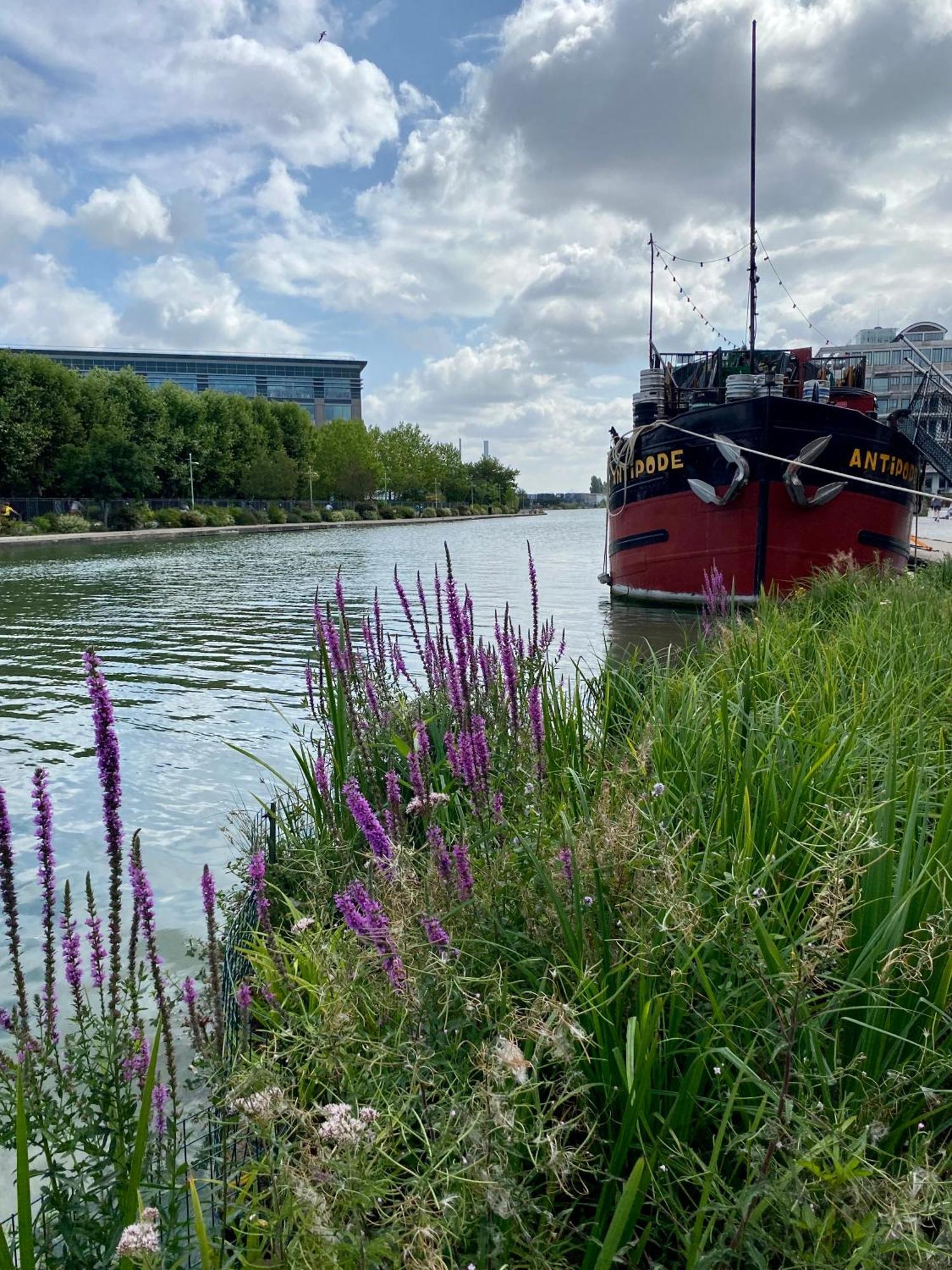 Paris-Eiffel, Bienvenue -Terrasse -Netflix Pantin Exterior foto
